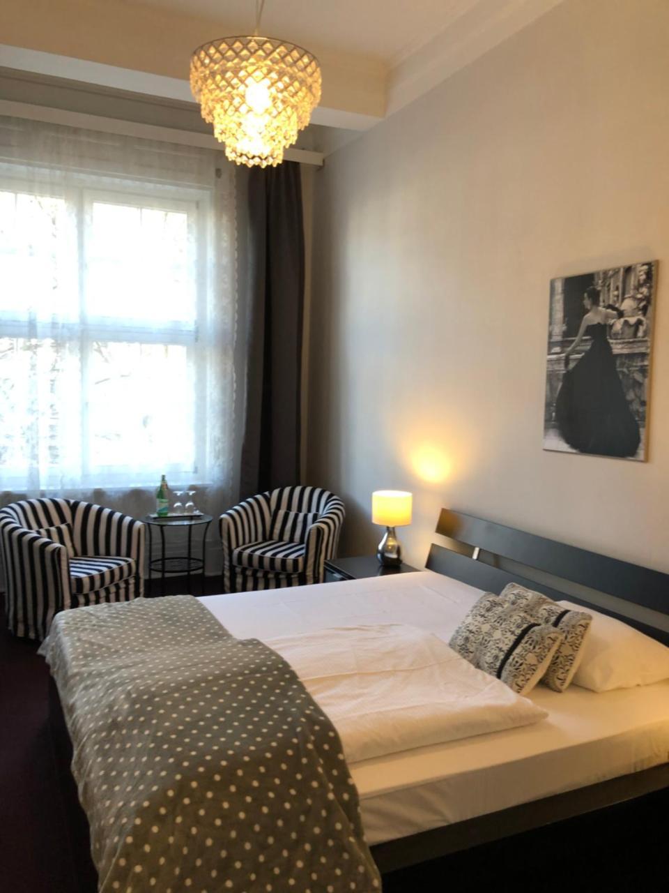 Hotel Fresena Im Dammtorpalais Hamburg-Harburg Buitenkant foto